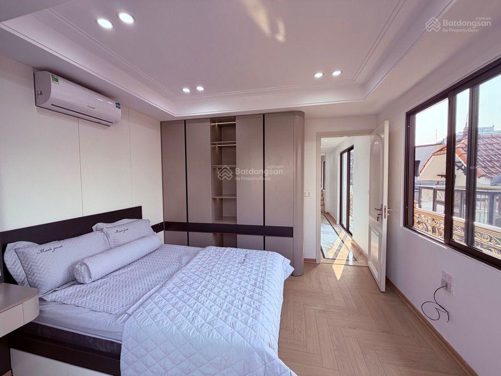 Bán nhà sài đồng 50m2 7t 10,8 tỷ. thang máy, gara, gần chợ 230