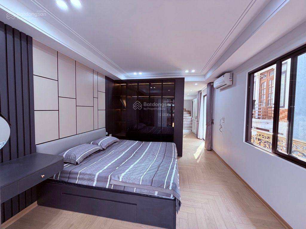 Bán nhà sài đồng 50m2 7t 10,8 tỷ. thang máy, gara, gần chợ 230