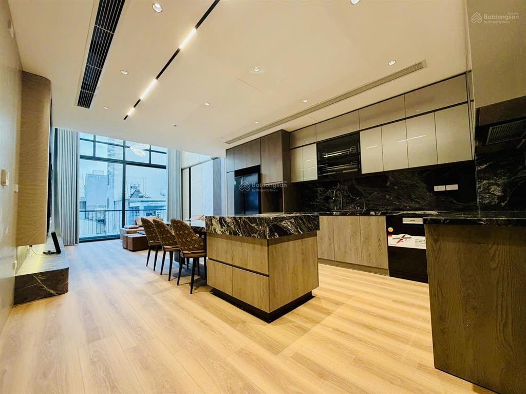 Bán nhà phố trạm, long biên 65m2 7t 31 tỷ. mặt đường tđc kinh doanh, vỉa hè rộng.