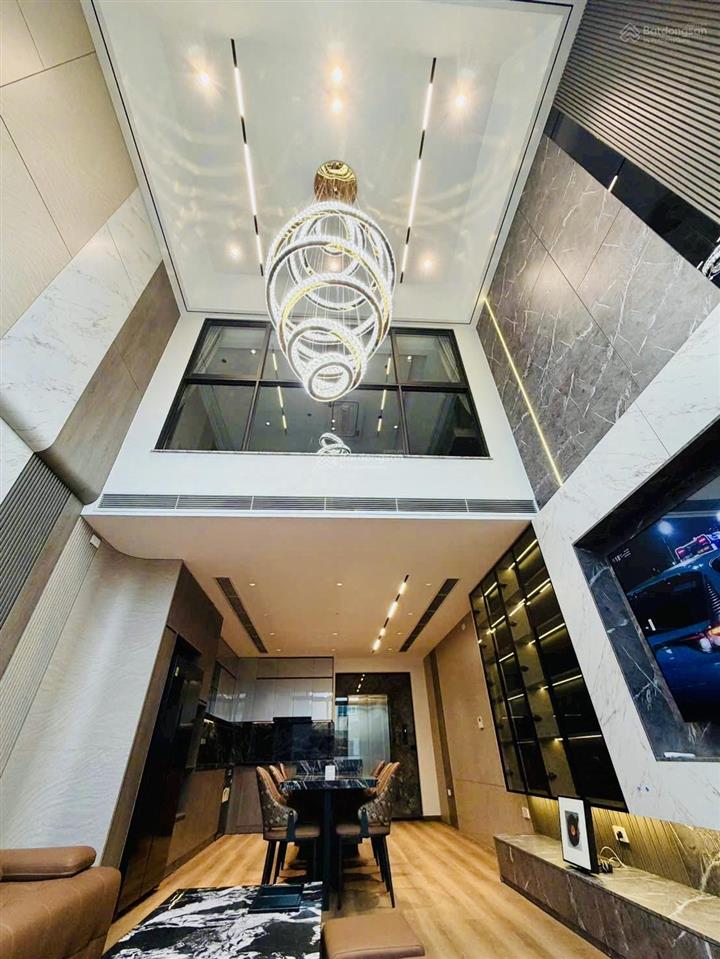 Bán nhà phố trạm, long biên 65m2 7t 31 tỷ. mặt đường tđc kinh doanh, vỉa hè rộng.