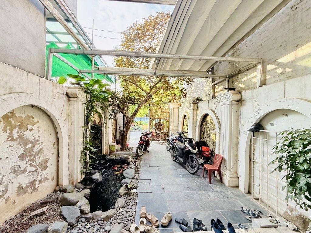 Bán nhà ngô gia tự, long biên 100m2 4t 19,6 tỷ. siêu phẩm, mặt phố, kinh doanh