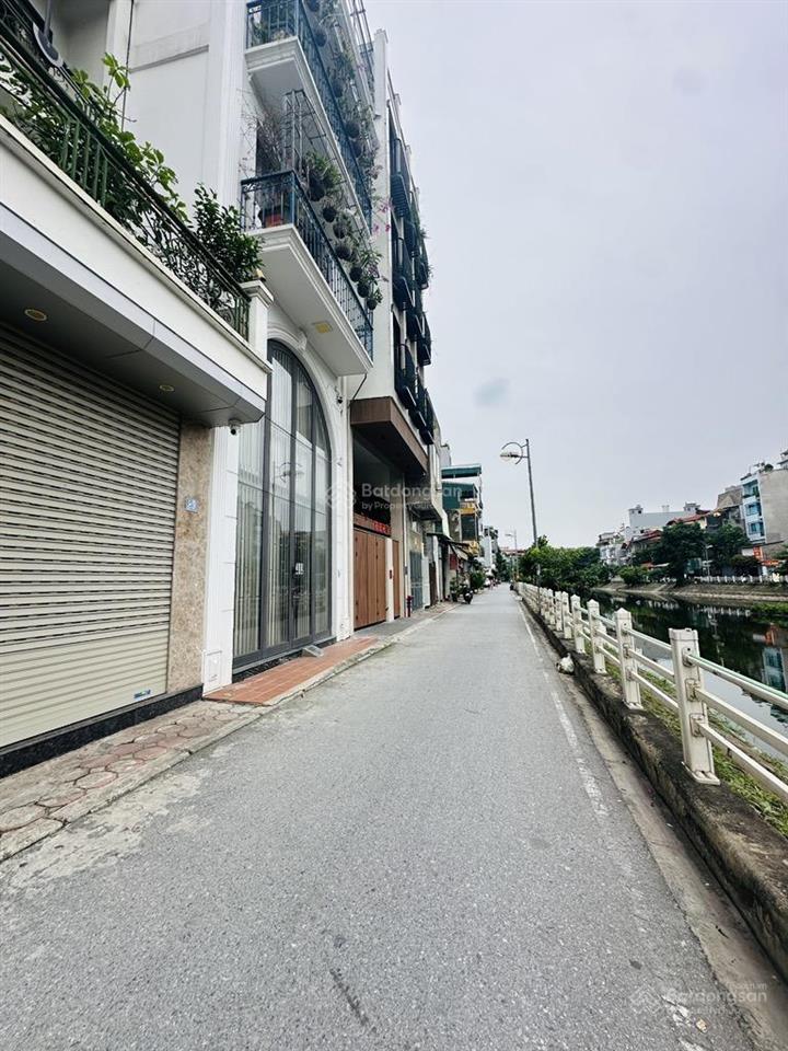 Bán đất hồ tai trâu 35m2, 5,9 tỷ. hiếm, view hồ, oto đỗ cửa.