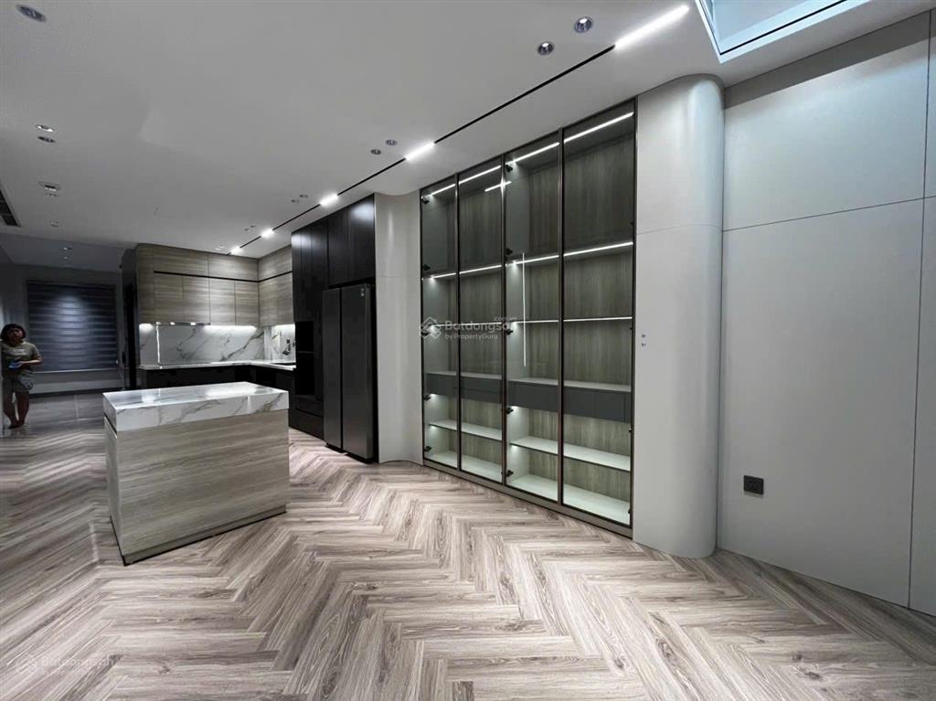 Bán nhà sài đồng, 72m2 6t 17,8 tỷ. lô góc, kinh doanh, 3 ô tô tránh.