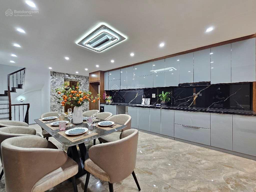 Bán nhà bát khối, 70m² 7t 16,5 tỷ. gara 2 oto, thang máy, kinh doanh.