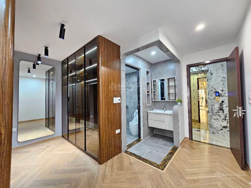 Bán nhà bát khối, 70m² 7t 16,5 tỷ. gara 2 oto, thang máy, kinh doanh.