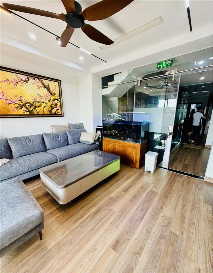 Bán nhà việt hưng 65m2 7t 15,8 tỷ. nhà đẹp, thang máy, gara 2 oto