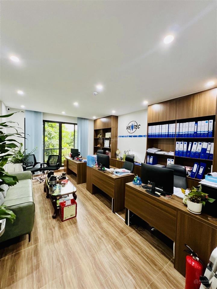 Bán nhà việt hưng 65m2 7t 15,8 tỷ. nhà đẹp, thang máy, gara 2 oto