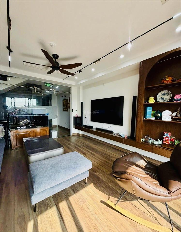 Bán nhà việt hưng 65m2 7t 15,8 tỷ. nhà đẹp, thang máy, gara 2 oto