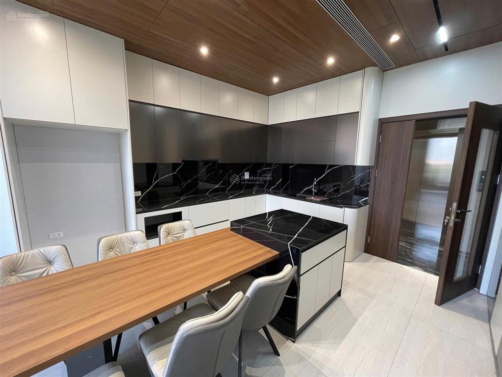 Bán nhà khu đấu giá cự khối, 60m2 7t 16,8 tỷ. thang máy, ô tô tránh, nội thất xịn.