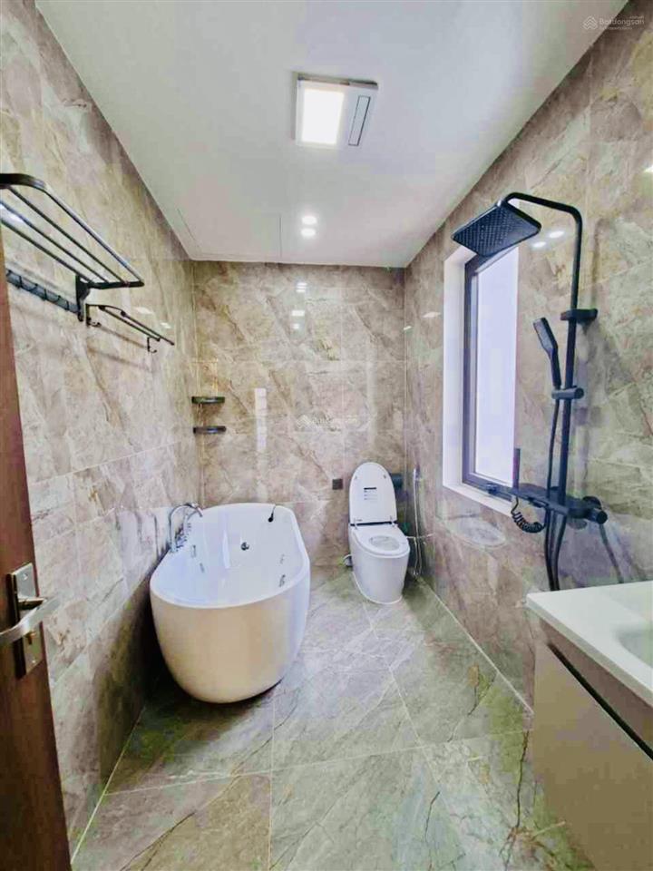 Bán nhà nguyễn văn cừ  gia thụy 100m2 7t 15,8 tỷ. nhà mới hiện đại, thang máy