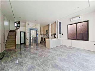 Bán nhà nguyễn văn cừ  gia thụy 100m2 7t 15,8 tỷ. nhà mới hiện đại, thang máy