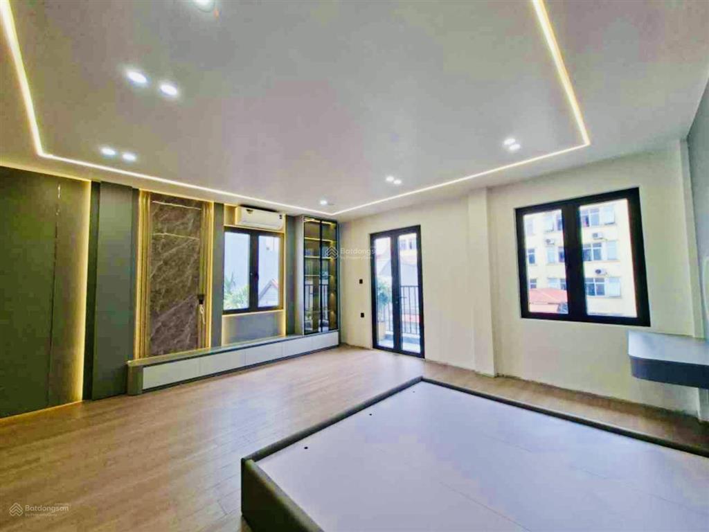 Bán nhà nguyễn văn cừ  gia thụy 100m2 7t 15,8 tỷ. nhà mới hiện đại, thang máy