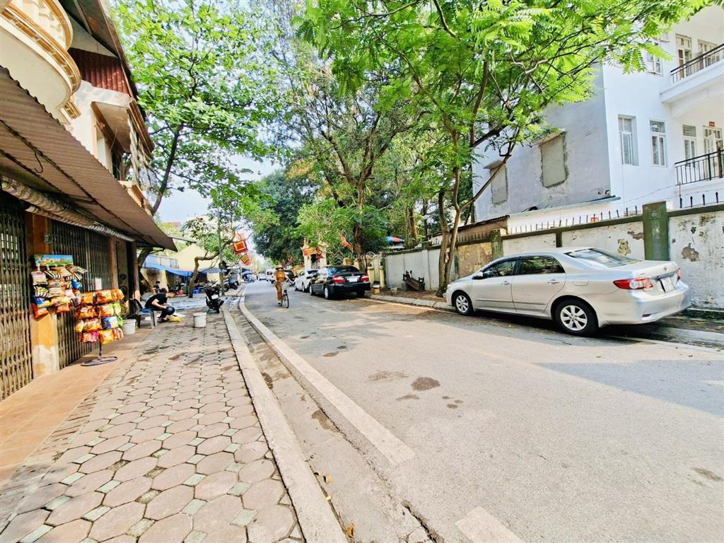 Bán nhà nguyễn văn cừ  gia thụy 100m2 7t 15,8 tỷ. nhà mới hiện đại, thang máy