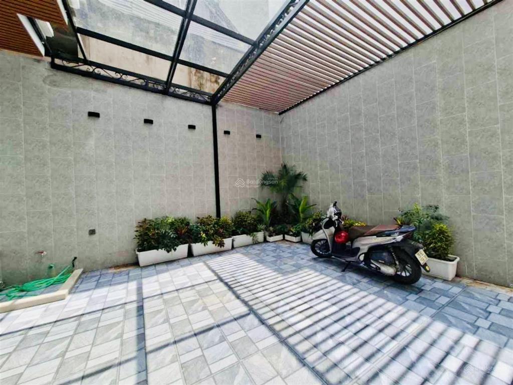 Bán nhà nguyễn văn cừ  gia thụy 100m2 7t 15,8 tỷ. nhà mới hiện đại, thang máy