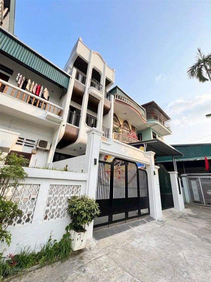 Chủ giảm giá sâu  giá chào 14 tỷ biệt thự view hồ long biên