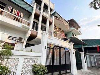 Chủ giảm giá sâu  giá chào 14 tỷ biệt thự view hồ long biên