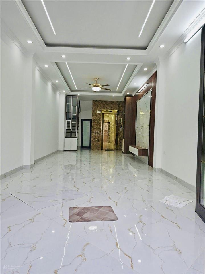 Bán nhà bát khối, long biên 50m2 5t 7,5 tỷ. nhà mới, thang máy, ô tô đỗ gần.