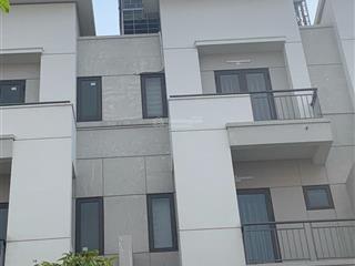 Chính chủ gửi bán nhà 75 m2 sau chân đế chung cư 15 tầng tại vsip từ sơn giáp ninh hiệp, sun pđ.