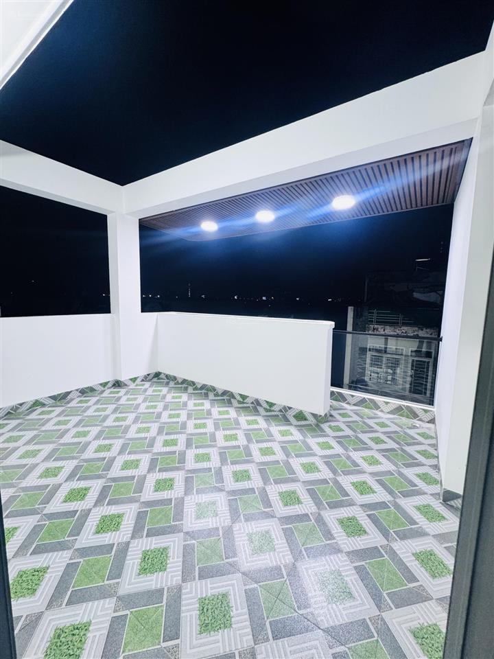 Chính chủ bán nhà mới xây kiên cố 4 tầng sau chợ long trường view landmar đầy đủ tiện ích giá tốt