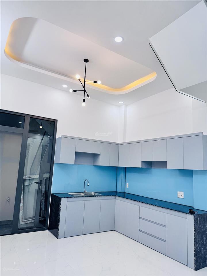 Chính chủ bán nhà mới xây kiên cố 4 tầng sau chợ long trường view landmar đầy đủ tiện ích giá tốt