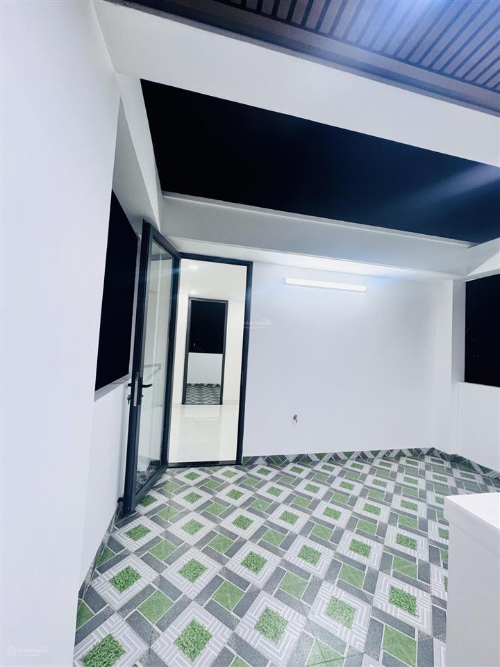 Chính chủ bán nhà mới xây kiên cố 4 tầng sau chợ long trường view landmar đầy đủ tiện ích giá tốt