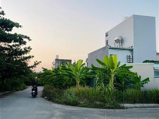 Bán lô góc 2mt kdc đường trường lưu p. long trường q9