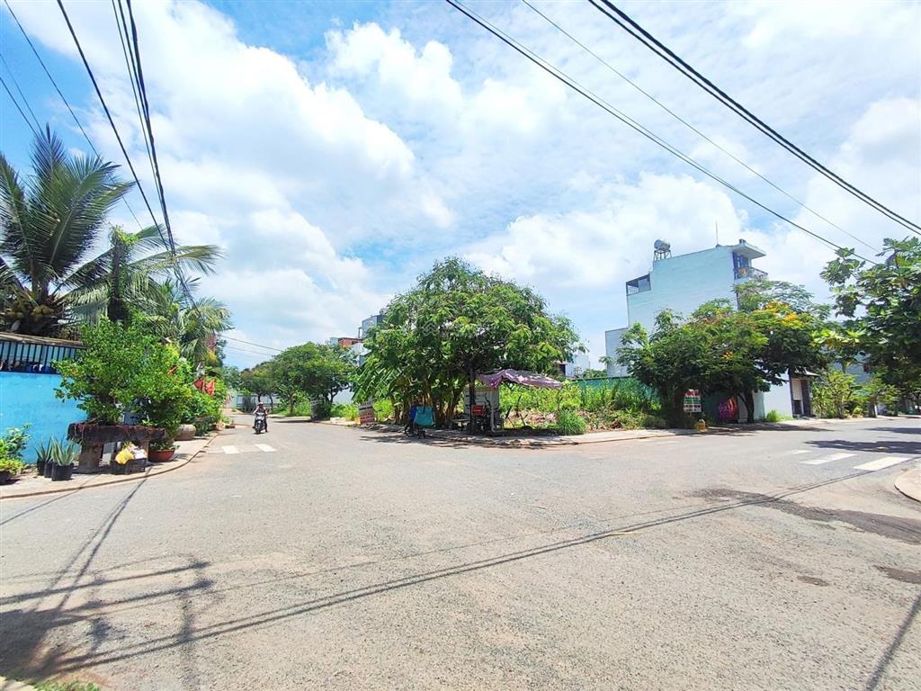 Bán lô góc 2mt siêu đẹp, địa chỉ tốt gần nguyễn duy trinh, phường long trường, quận 9