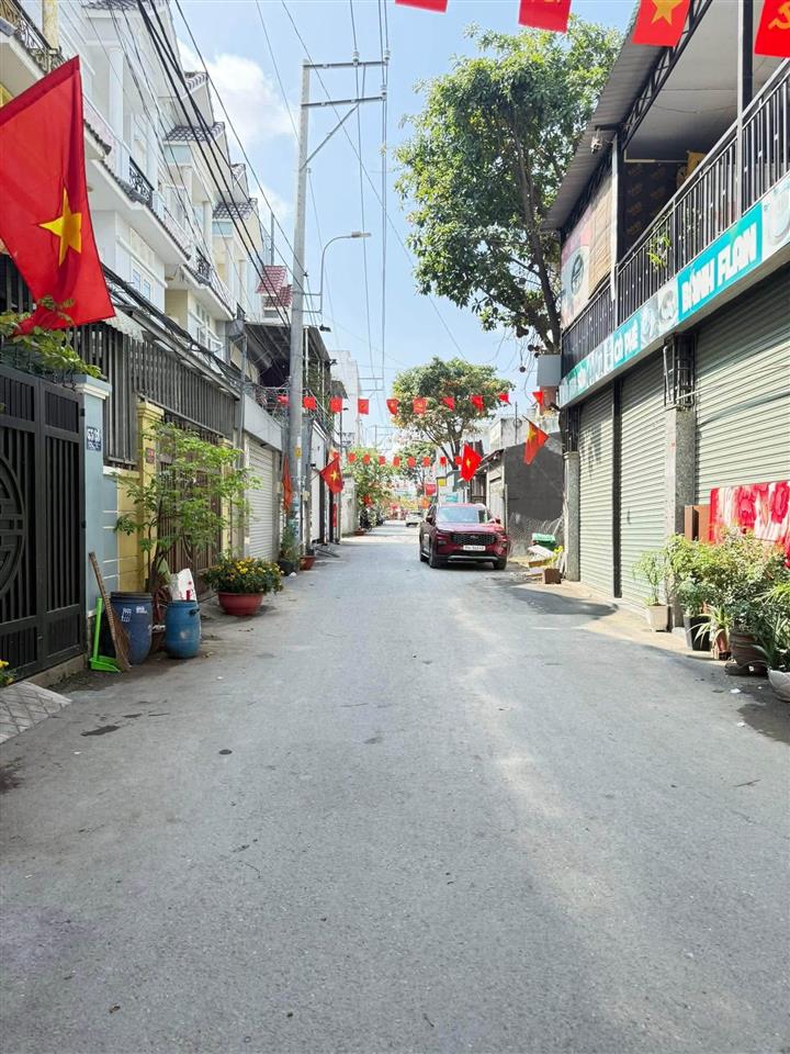 Bán nhà mt hẻm ngay ngã ba lò lu cạnh khu công nghệ cao