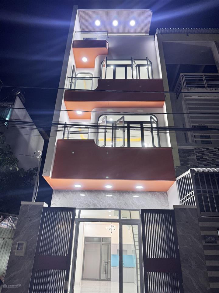 Chính chủ bán nhà mới xây kiên cố 4 tầng sau chợ long trường view landmar đầy đủ tiện ích giá tốt