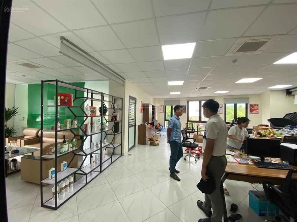 Cho thuê văn phòng làm việc tại nguyễn xiển quận thanh xuân 90m2 giá chỉ 12tr/tháng. xe thoải mái