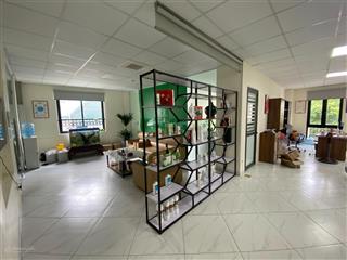 Cho thuê văn phòng làm việc tại nguyễn xiển quận thanh xuân 90m2 giá chỉ 12tr/tháng. xe thoải mái