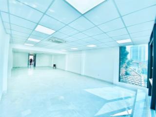 Cho thuê văn phòng 70m giá chỉ 11 triệu/tháng cực đẹp có ban công