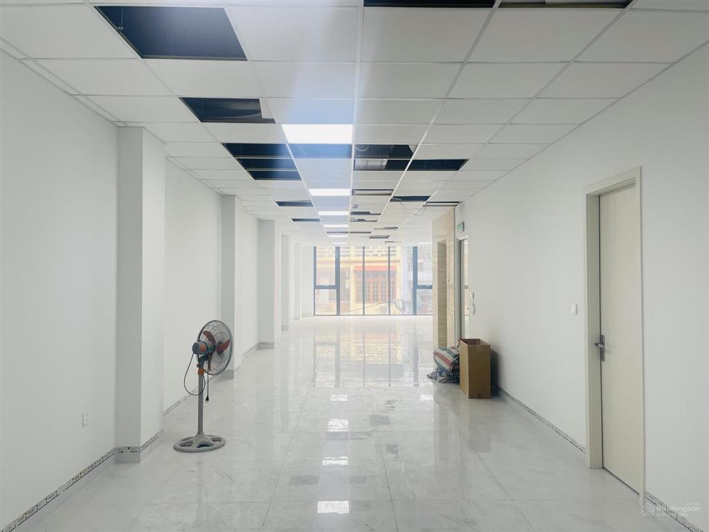 Cho thuê văn phòng mặt phố tô vĩnh diện, thanh xuân, 150m2, giá 20 triệu, có chia phòng