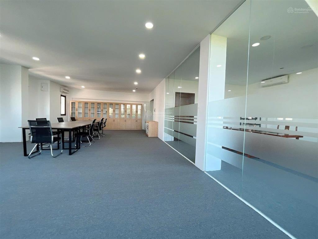 **mặt phố 29 nguyễn xiển  thanh xuân**  **diện tích 80m²  **giá thuê** chỉ 12 triệu/tháng