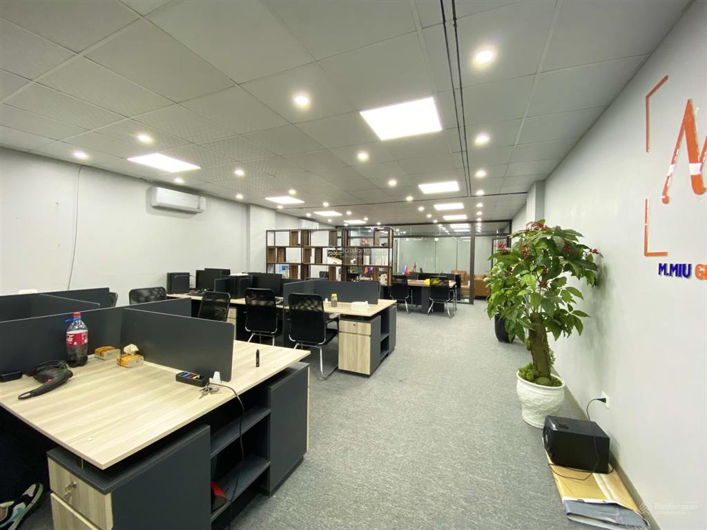 Văn phòng 120m2 có sẵn nội thất tại trường chinh  thanh xuân