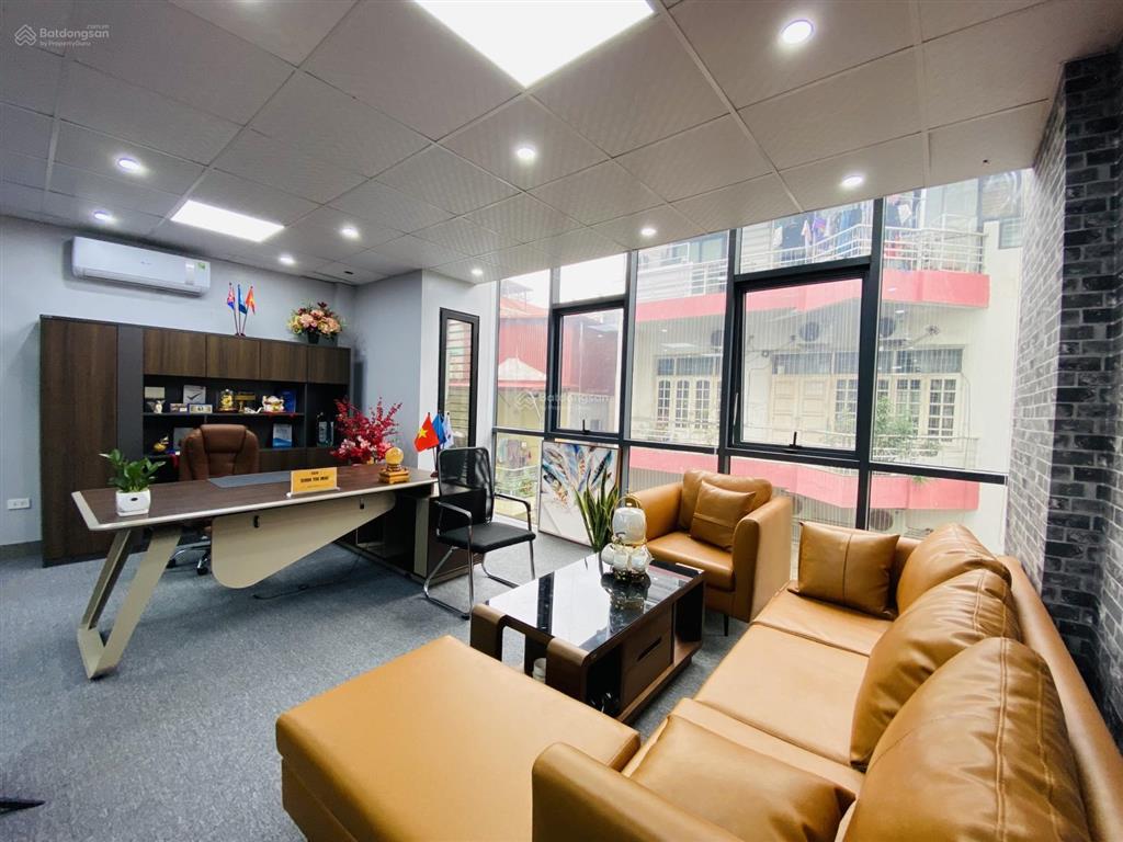 Văn phòng 120m2 có sẵn nội thất tại trường chinh  thanh xuân