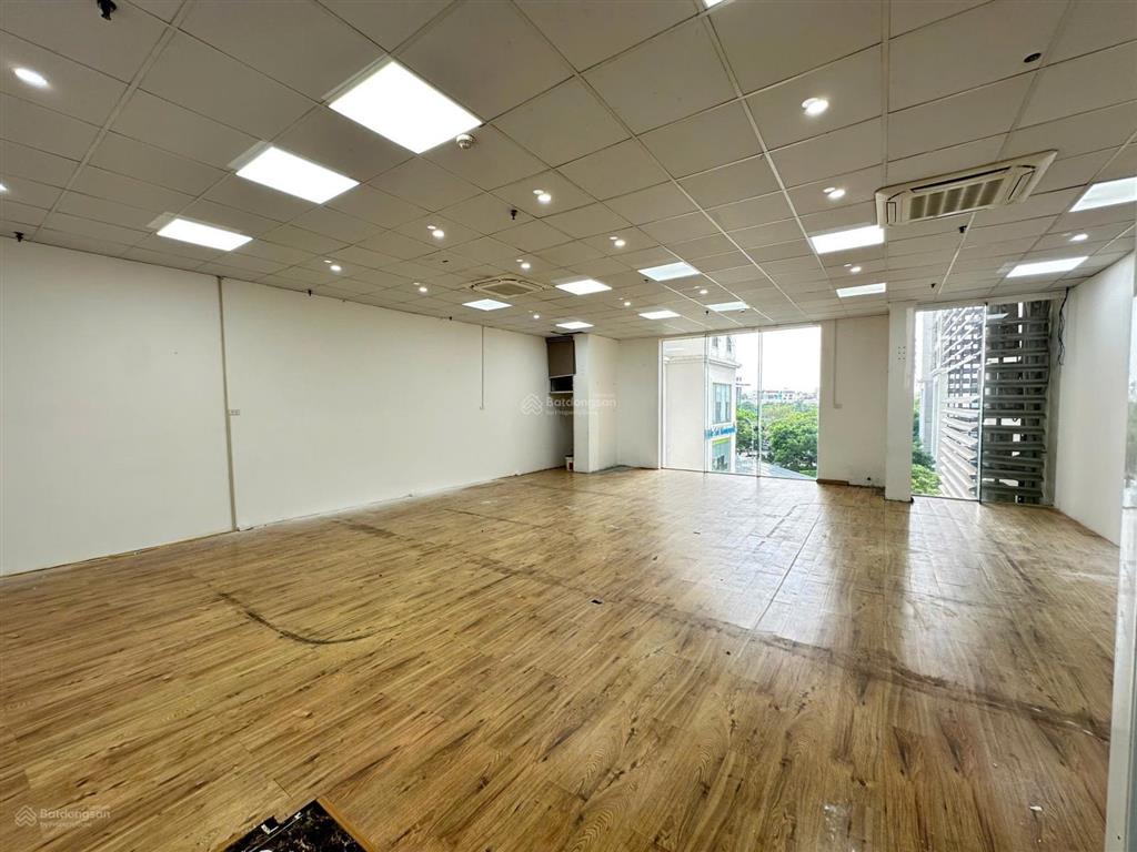 Cho thuê văn phòng khuất duy tiến  thanh xuân, diện tích 120m2, giá chỉ 18 triệu/tháng