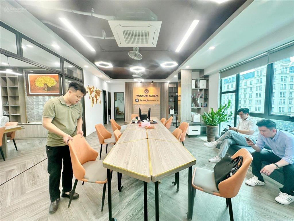 Văn phòng có sẵn bàn ghế  thời gian làm việc 24/24 tại vương thừa vũ  thanh xuân