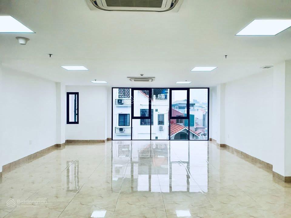 Cho thuê văn phòng phố nguyễn tuân, 110m2, giá 20 triệu, view thoáng, chia sẵn phòng