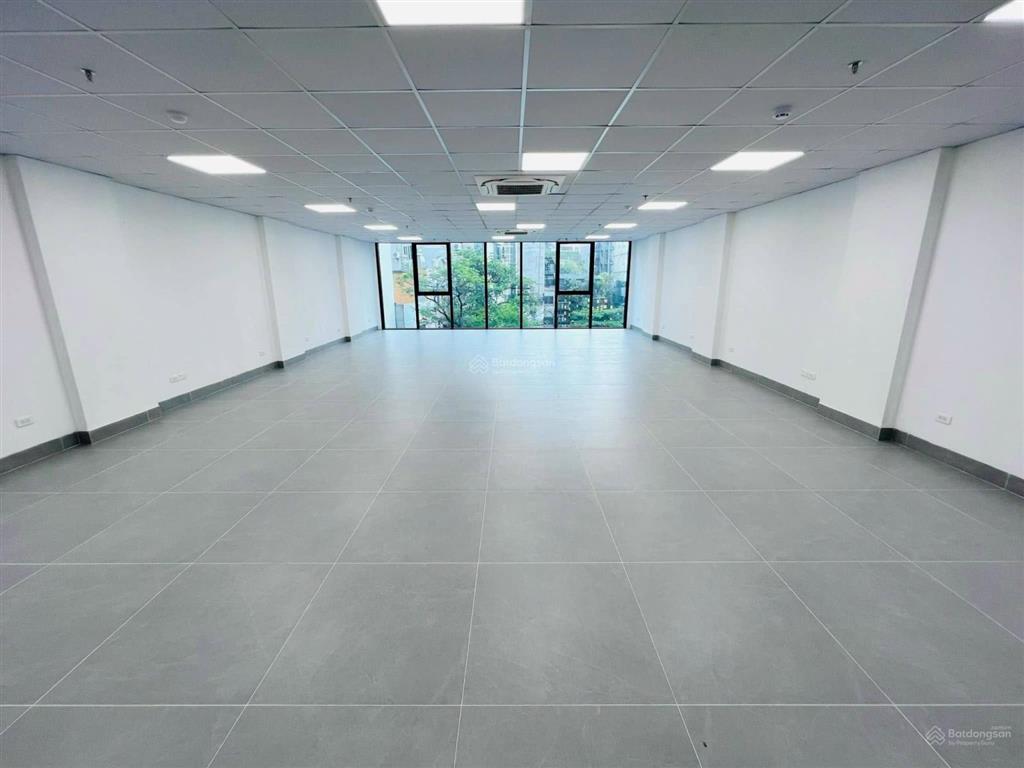Duy nhất 1 sàn trống 90m² giá thuê 15 triệu/tháng tại khuất duy tiến