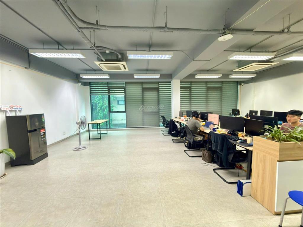 Cần sang nhượng văn phòng 120m² tại ngụy như kon tum  thanh xuân