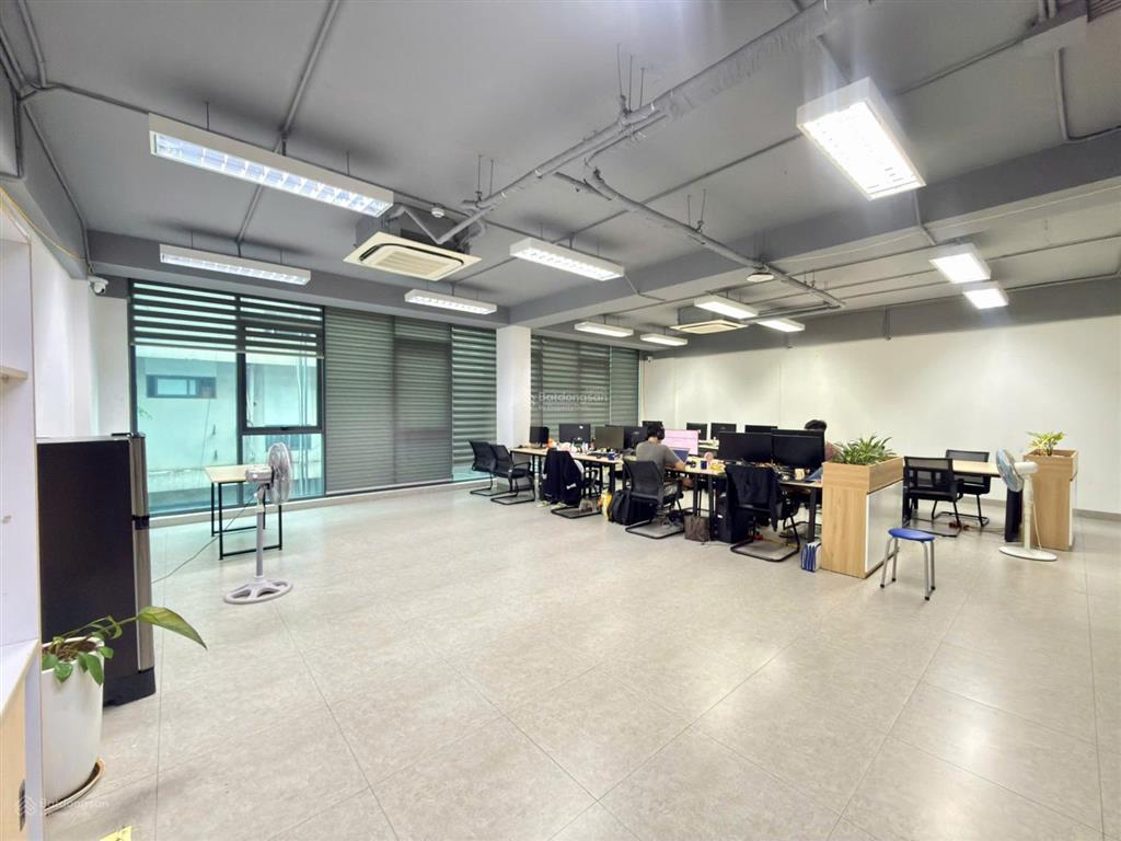 Cần sang nhượng văn phòng 120m² tại ngụy như kon tum  thanh xuân