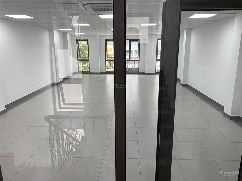 Cho thuê văn phòng nguyễn xiển 50m² giá chỉ 6,5 triệu/tháng giá tốt, vào làm việc ngay