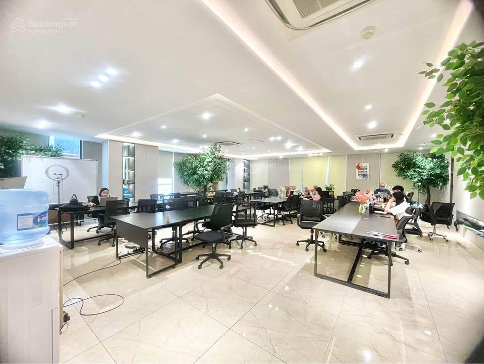 Chỉ 16 triệu có ngay văn phòng 110m2 tại phố nguyễn tuân, view thoáng ban công