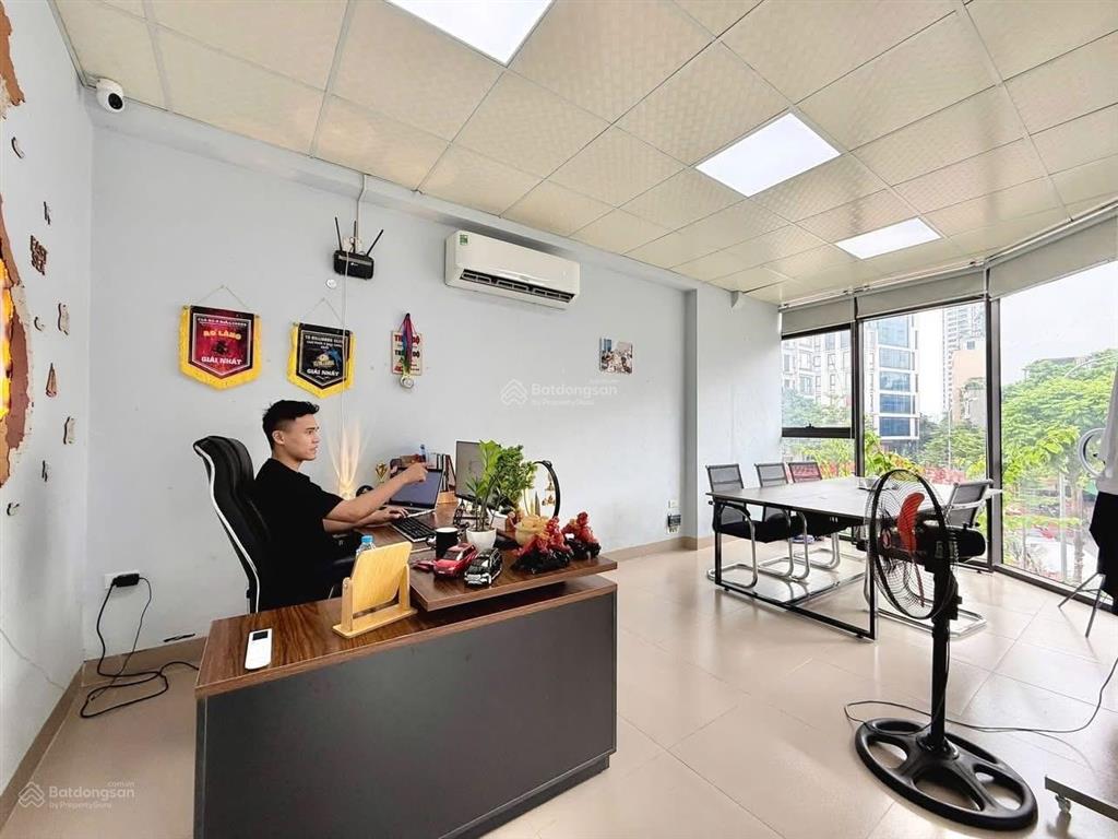Chỉ 16 triệu có ngay văn phòng 110m2 tại phố nguyễn tuân, view thoáng ban công