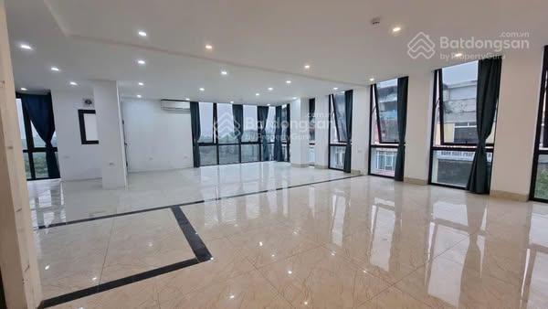 **chính chủ cho thuê văn phòng tại 20 ngụy như diện tích** 80m²  giá ** 15 triệu/tháng