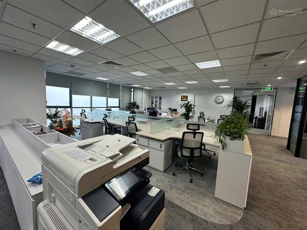 Cần sang nhượng văn phòng 120m² chia sẵn phòng tại phố nguyễn tuân  thanh xuân