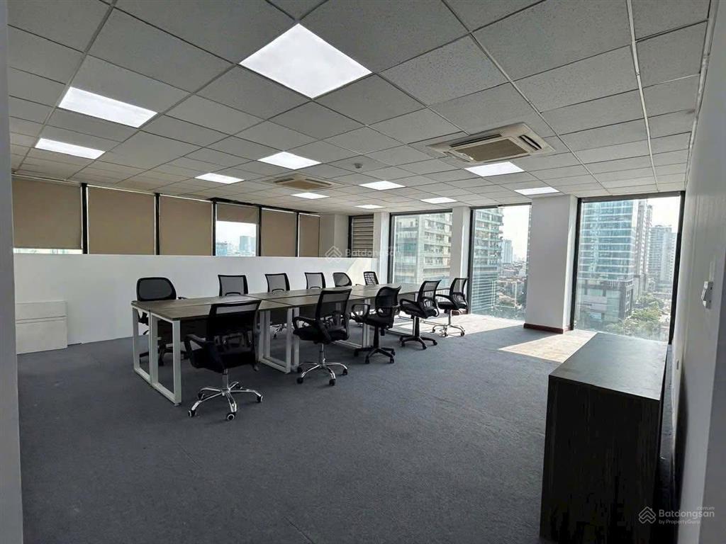 Cần sang nhượng văn phòng 120m² chia sẵn phòng tại phố nguyễn tuân  thanh xuân
