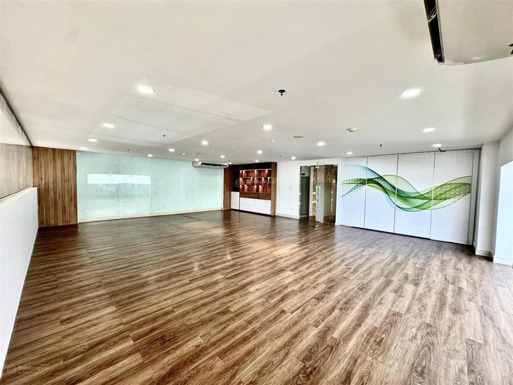 Cho thuê văn phòng vũ tông phan, 100m², giá chỉ 14 triệu/tháng. văn phòng đẹp, vào làm việc ngay.