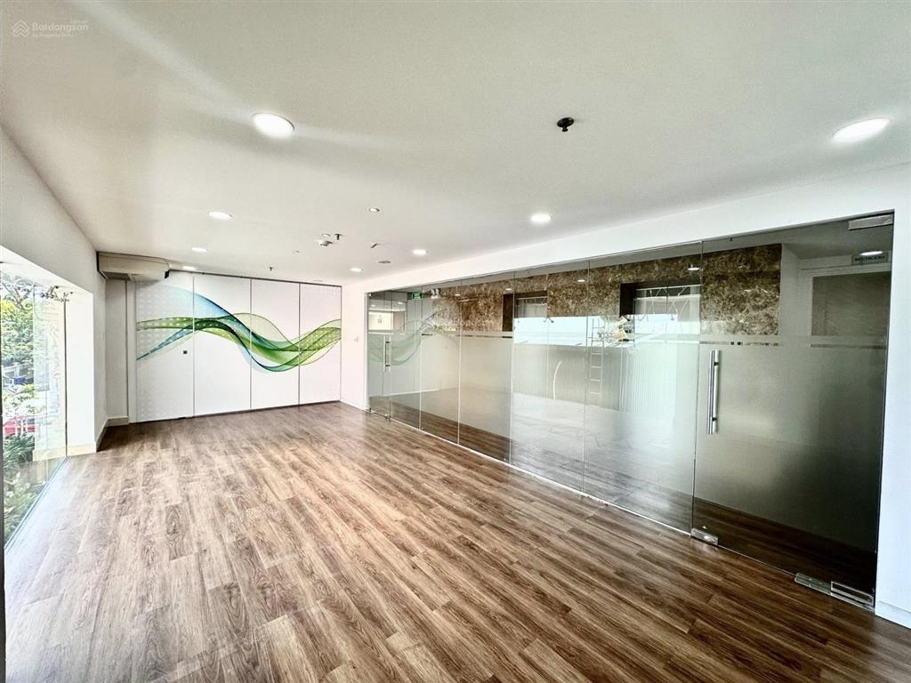 Cho thuê văn phòng vũ tông phan, 100m², giá chỉ 14 triệu/tháng. văn phòng đẹp, vào làm việc ngay.
